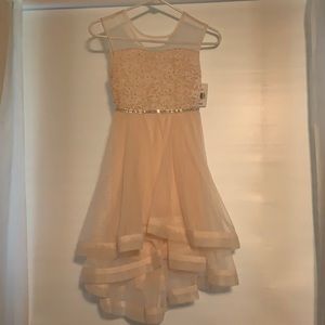 Girl’s Light Pink Dress